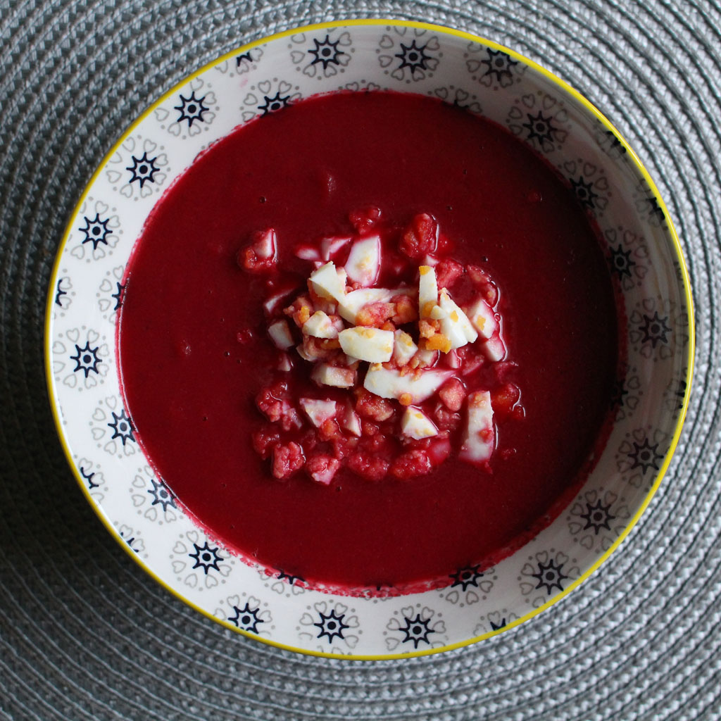  Cream soup of beetroots